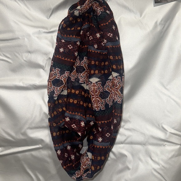 Scarf - Picture 1 of 3